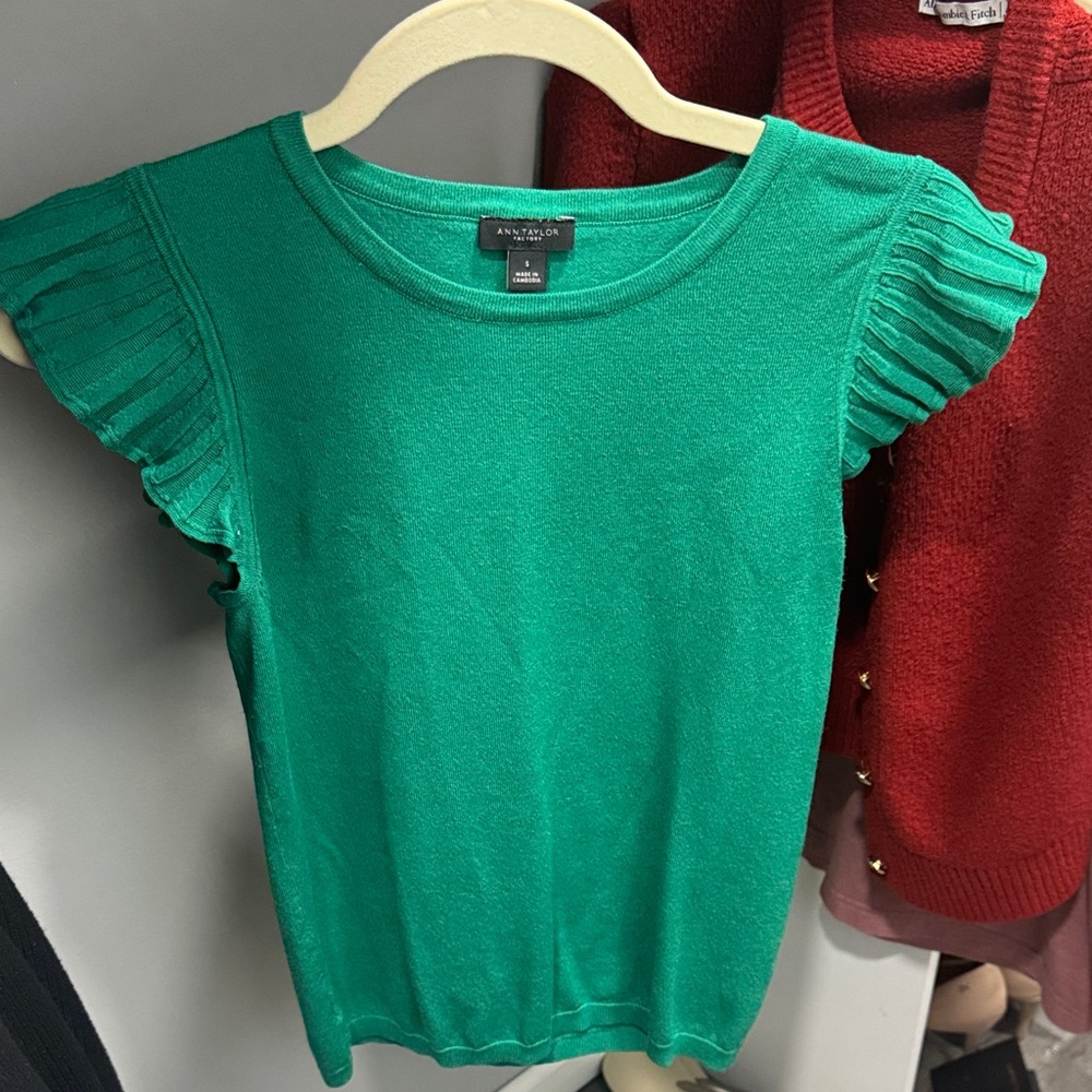Ann Taylor Vibrant Green Short Sleeve Dress Top - Size Small